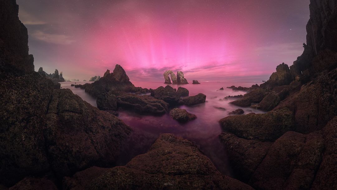 La aurora boreal colorea Costa Quebrada y la transforma en una noche mágica e histórica