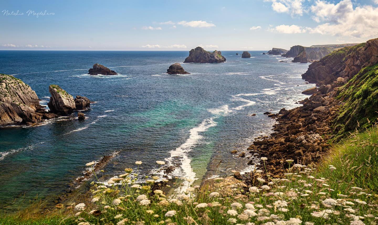 Los evaluadores del Geoparque Costa Quebrada valoran las singularidades del territorio y la implicación social