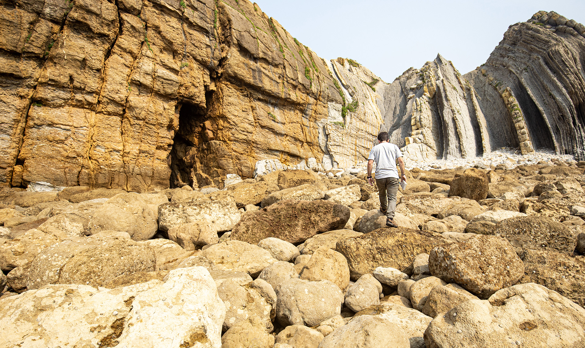 El Geoparque Mundial de la UNESCO Costa Quebrada lanza su programación de rutas: un compromiso con el conocimiento del territorio y el turismo sostenible